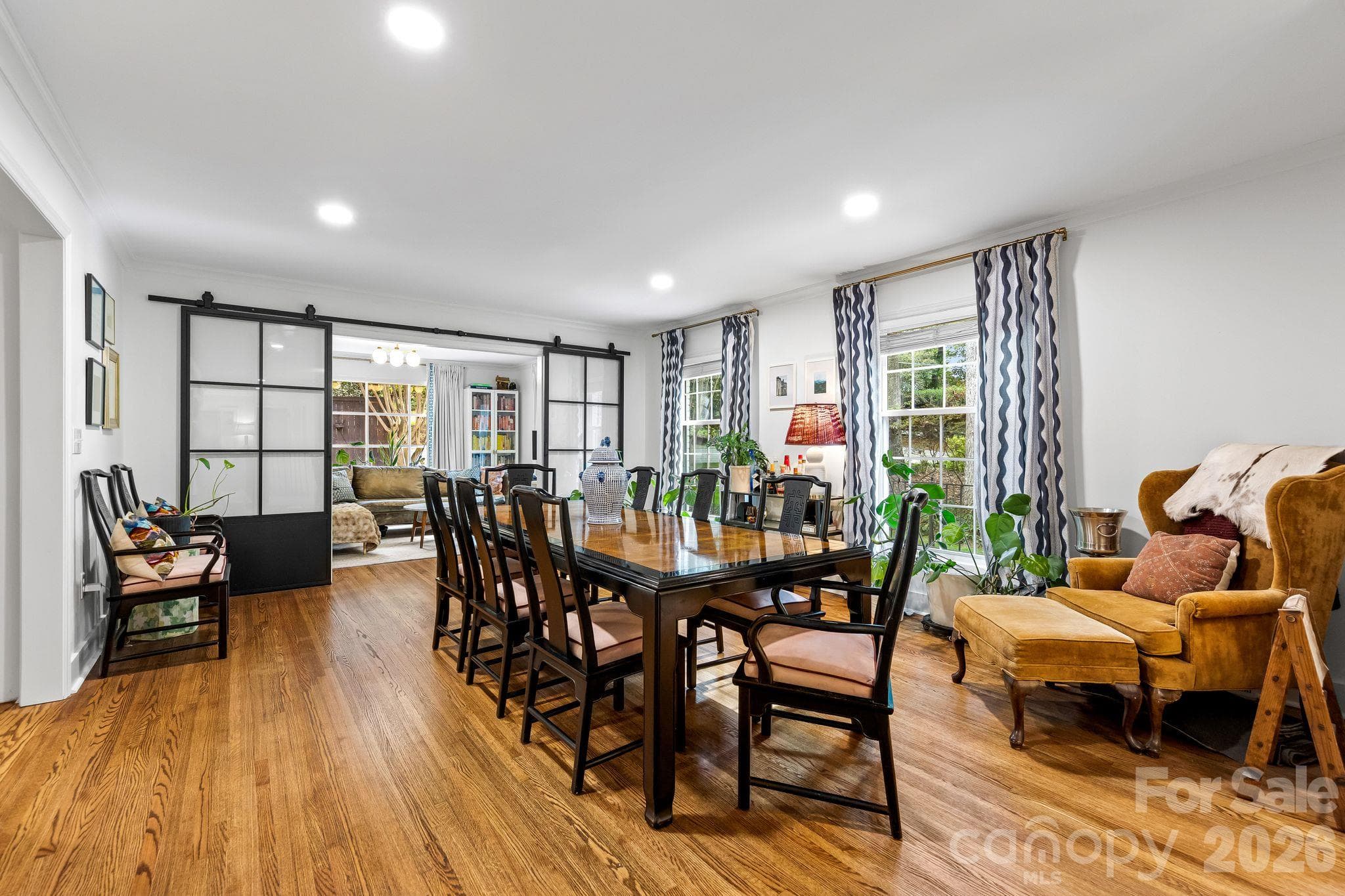 Single Family Residence at 4015 Oldfield Road, Charlotte, photo 5 of 48