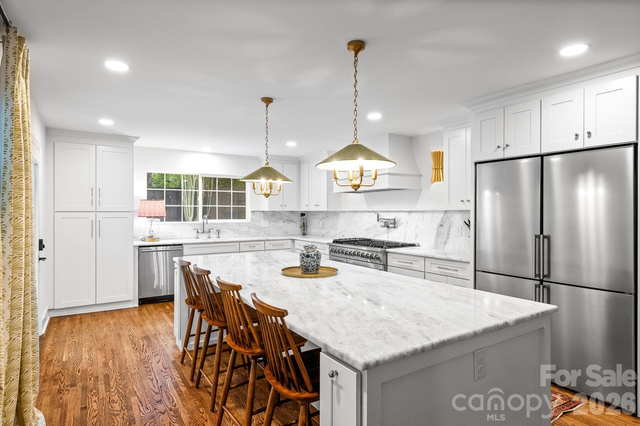 Single Family Residence at 4015 Oldfield Road, Charlotte, photo 13 of 48