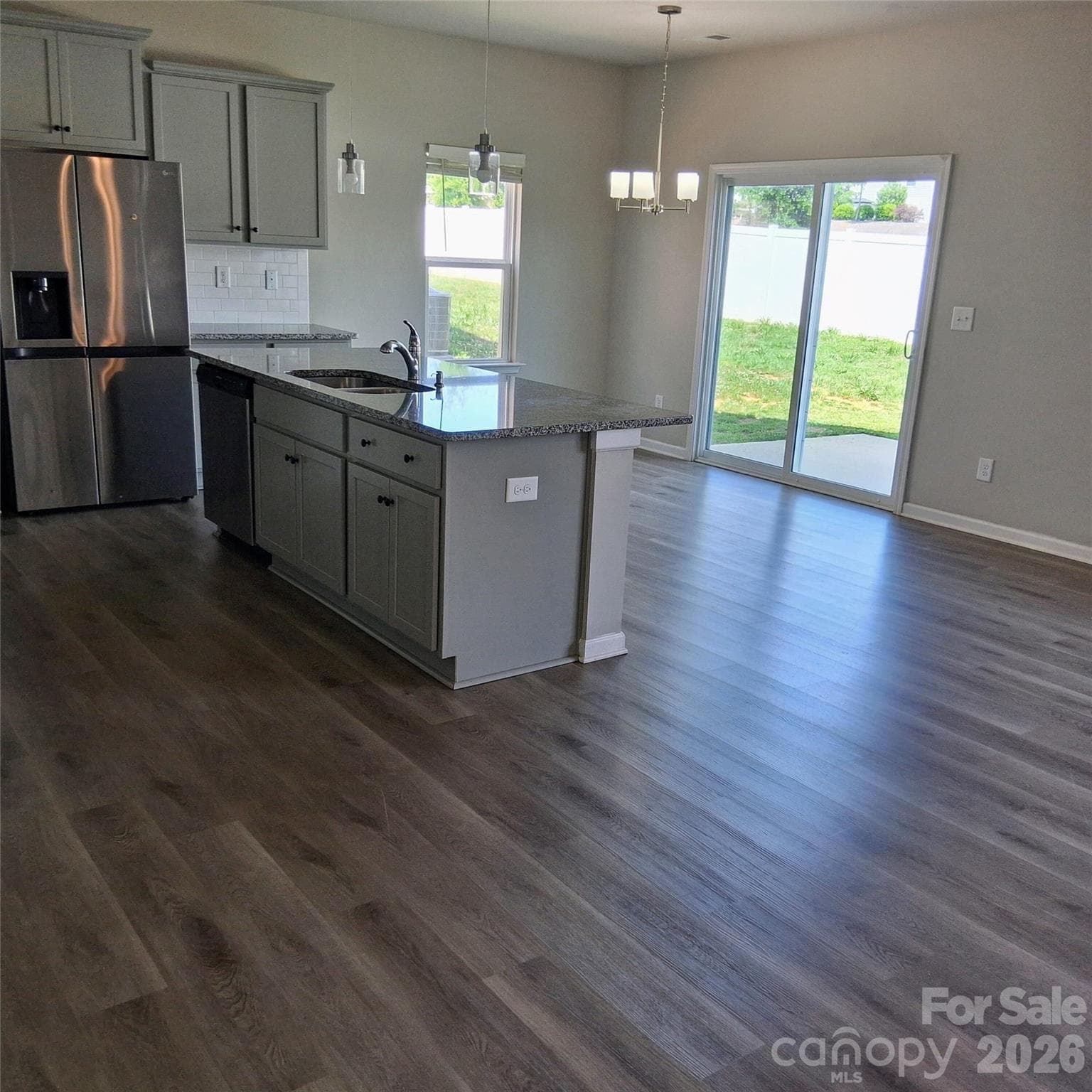 Single Family Residence at 4213 Stoneygreen Lane, Charlotte, photo 9 of 38
