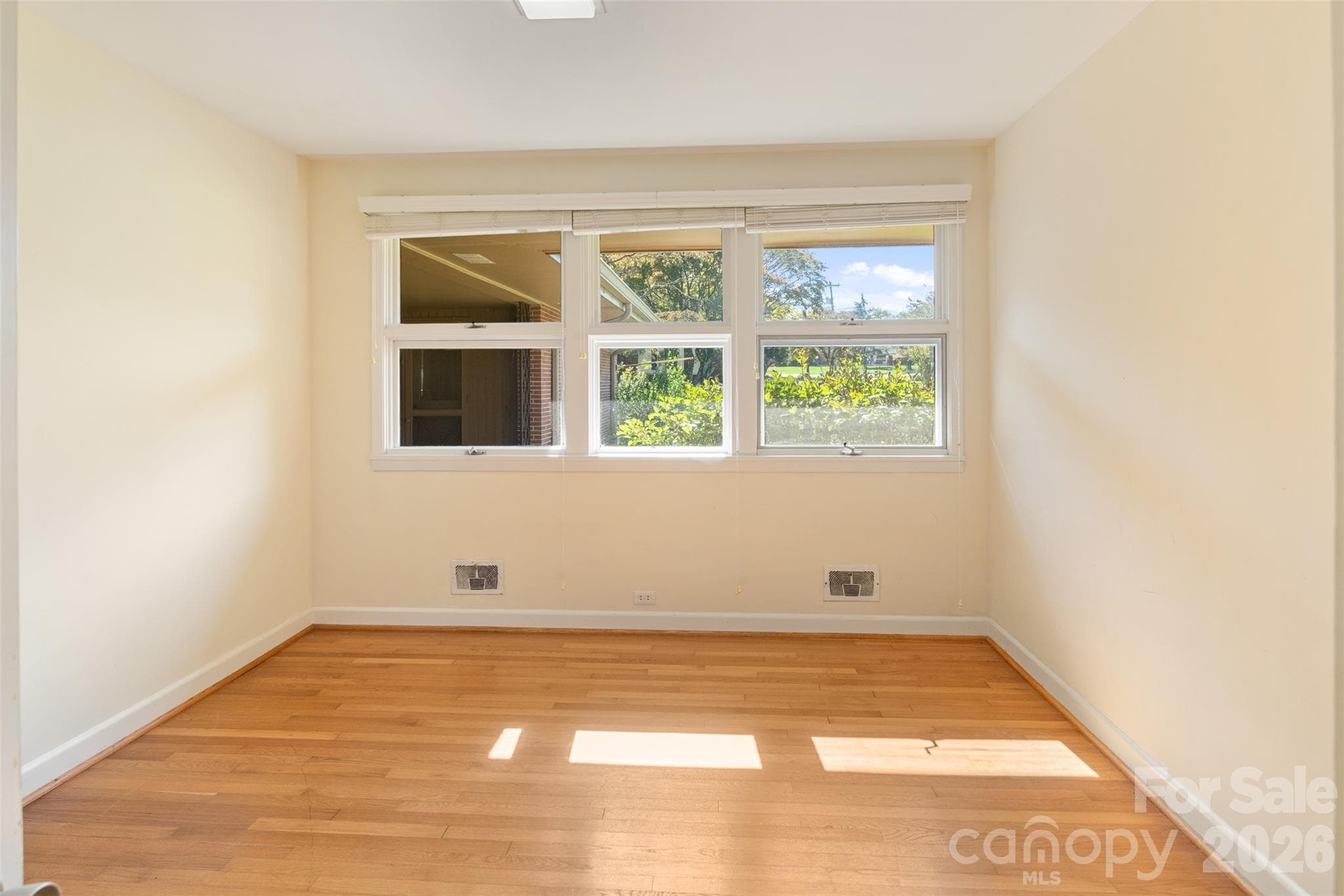 Single Family Residence at 160 17th Avenue NW, Hickory, photo 26 of 48
