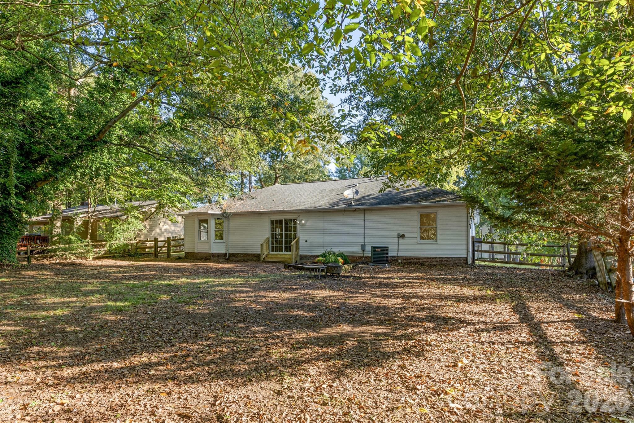 Single Family Residence at 1312 Newfound Hollow Drive, Charlotte, photo 30 of 33