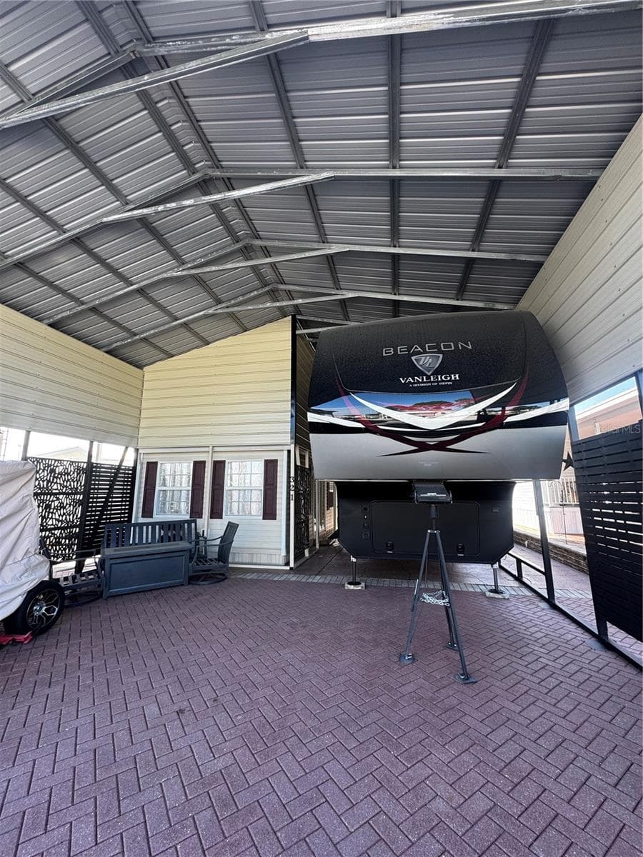 Well constructed to enjoy the Florida sunshine! - 321 ST GEORGE DR, DAVENPORT