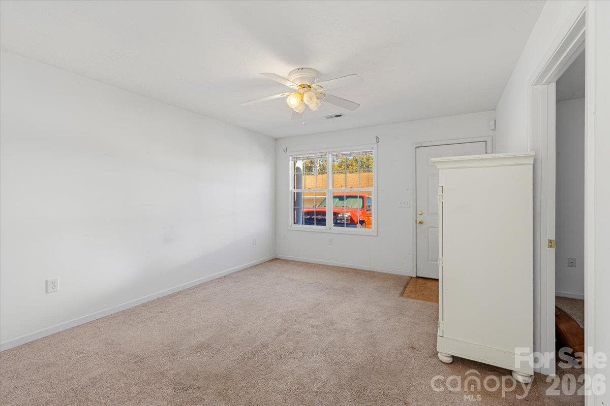 Townhouse at 121 24th Street NW, Hickory, photo 7 of 19
