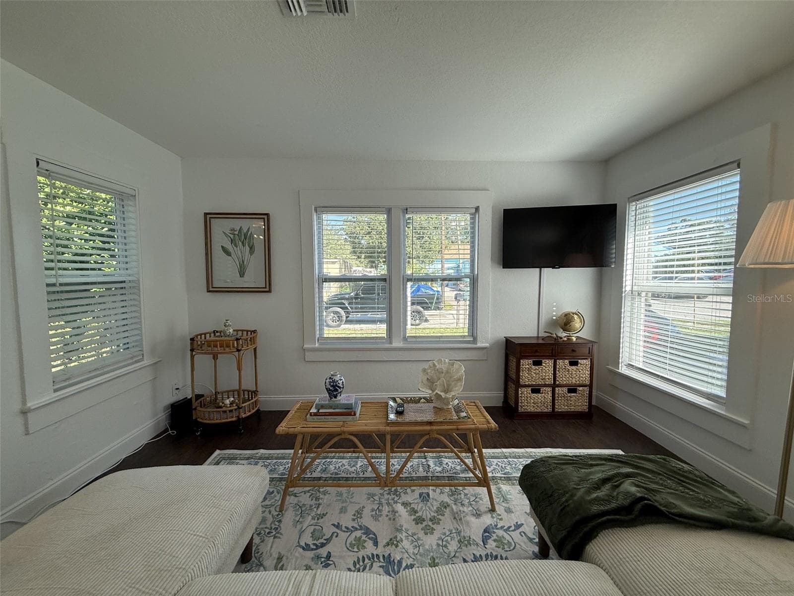 Single Family Residence at 405 E CAYUGA ST, TAMPA, photo 8 of 54