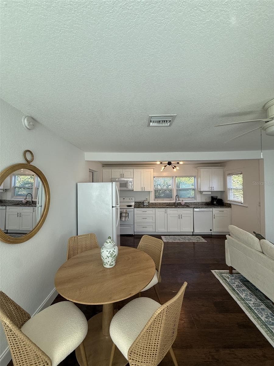 Single Family Residence at 405 E CAYUGA ST, TAMPA, photo 11 of 54