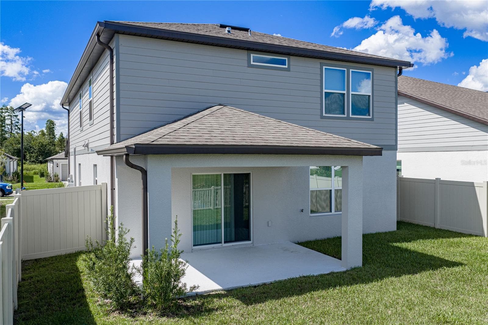Large Outdoor Covered Lanai - 1076 KISTNA DR, ZEPHYRHILLS
