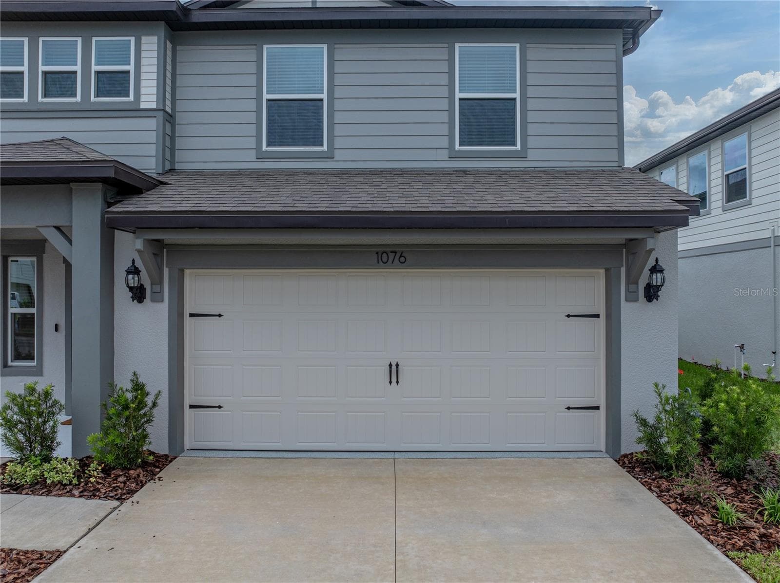 Carriage Garage Accent Hardware - 1076 KISTNA DR, ZEPHYRHILLS