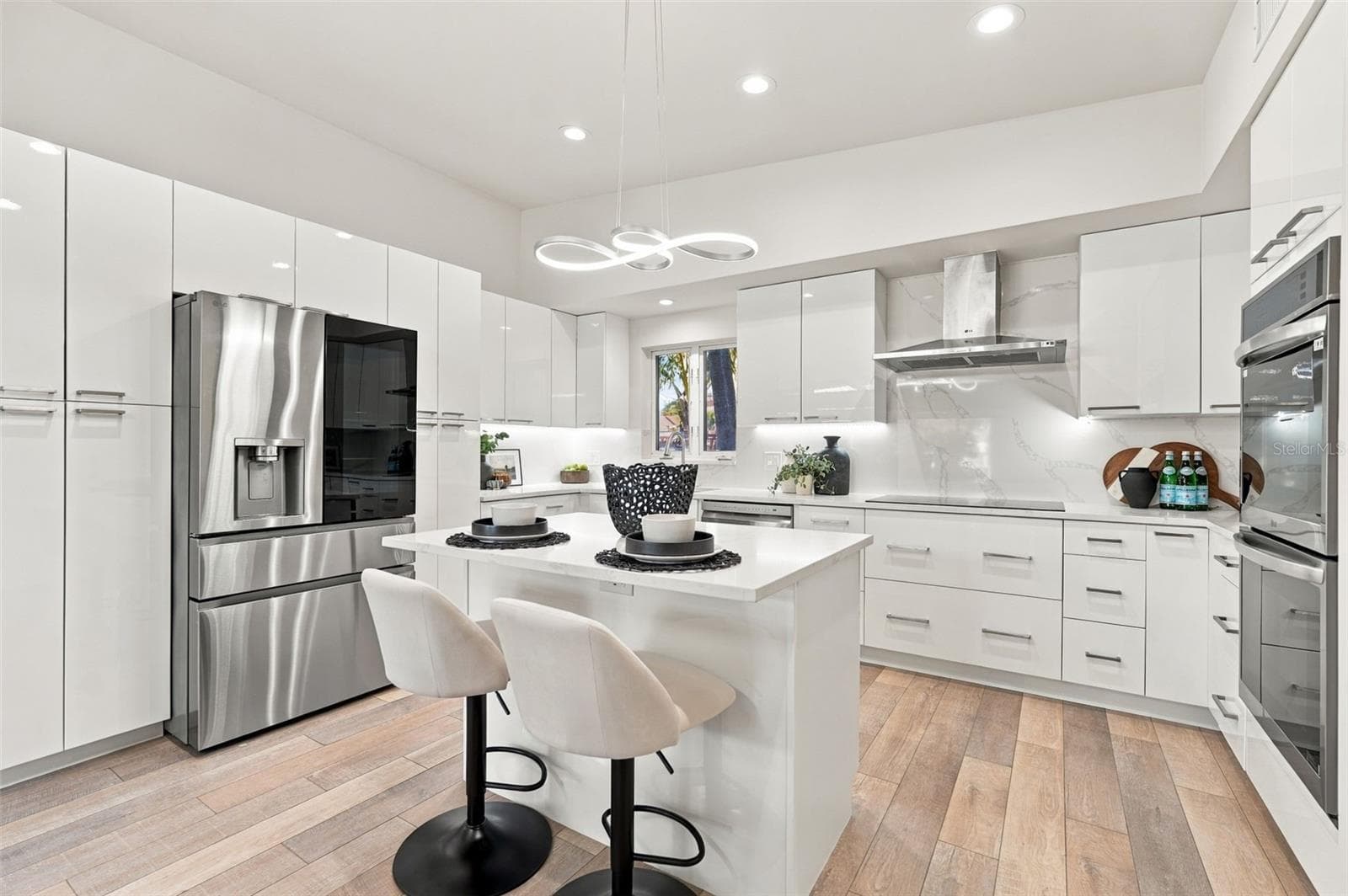 Single Family Residence at 528 KEY ROYALE DR, HOLMES BEACH, photo 13 of 76
