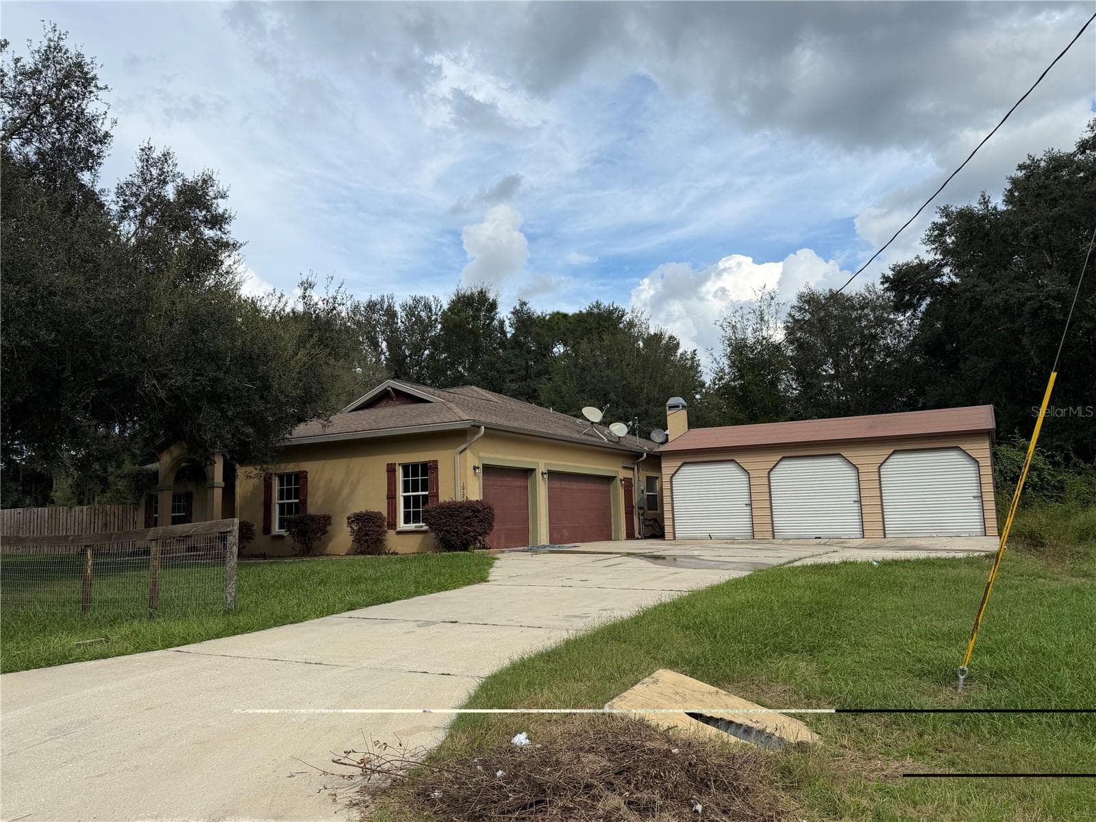 Single Family Residence at 10121 SW 134TH TER, DUNNELLON, photo 2 of 2
