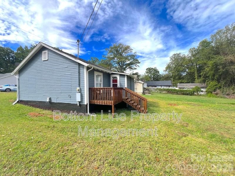 Single Family Residence at 1102 Davidson Avenue, Gastonia, photo 13 of 15
