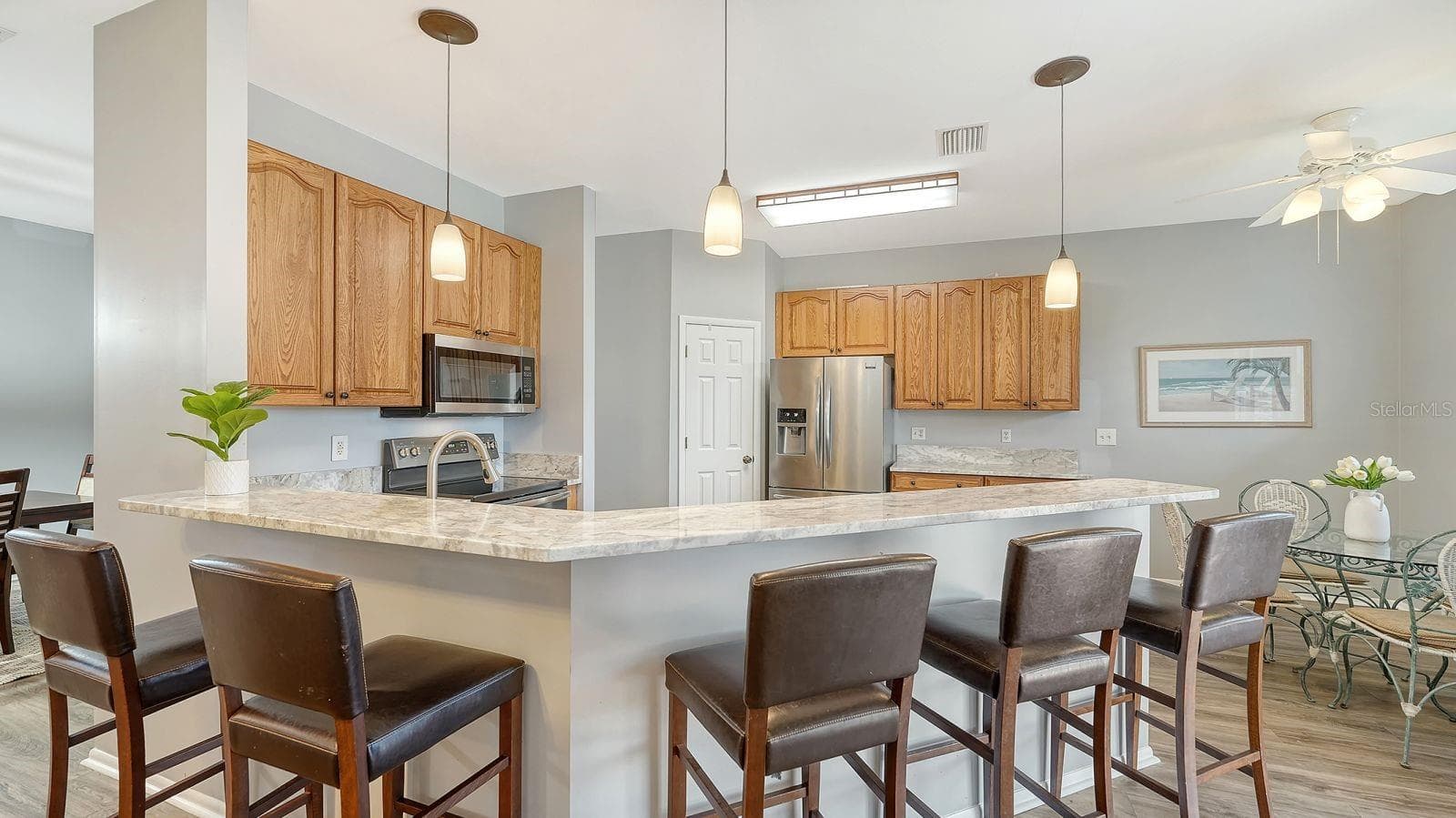 Kitchen & Breakfast Bar - 17618 WHITE TAIL CT, PARRISH