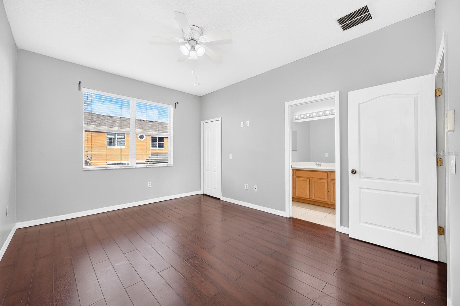 Primary Suite. - 244 CHELSEA DR, DAVENPORT