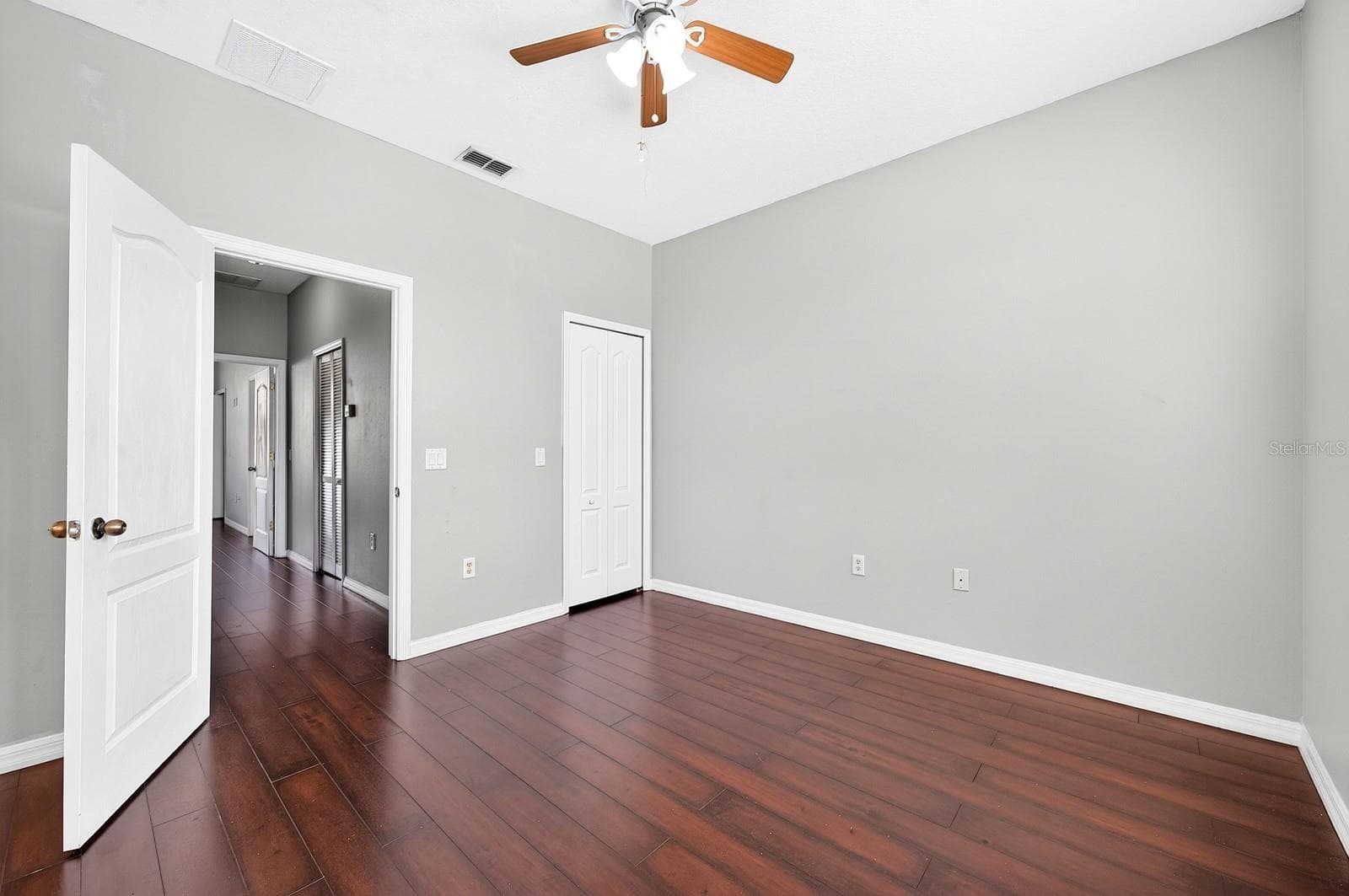 Second en-suite bedroom. - 244 CHELSEA DR, DAVENPORT