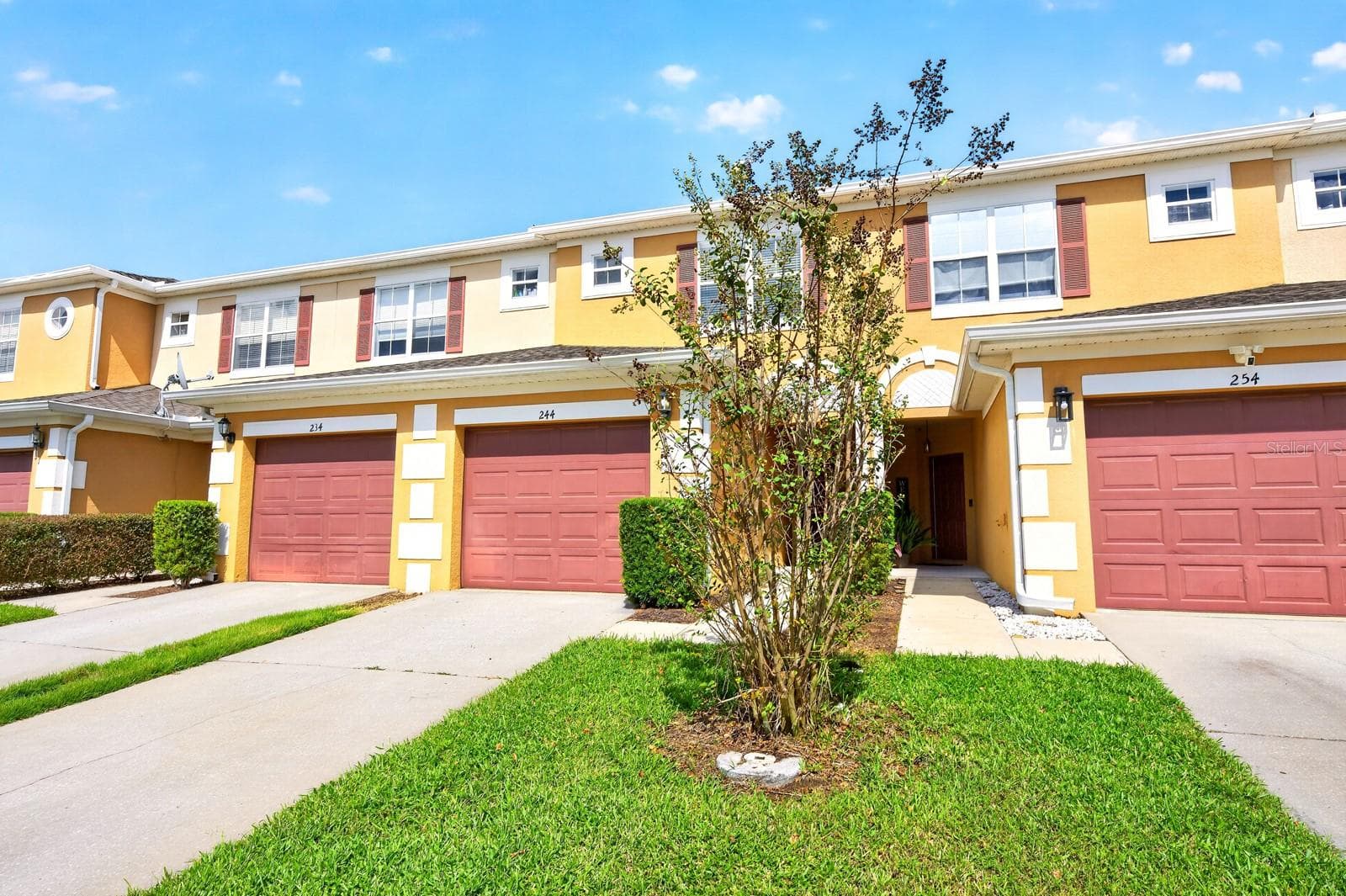 **WELCOME HOME** - 244 CHELSEA DR, DAVENPORT