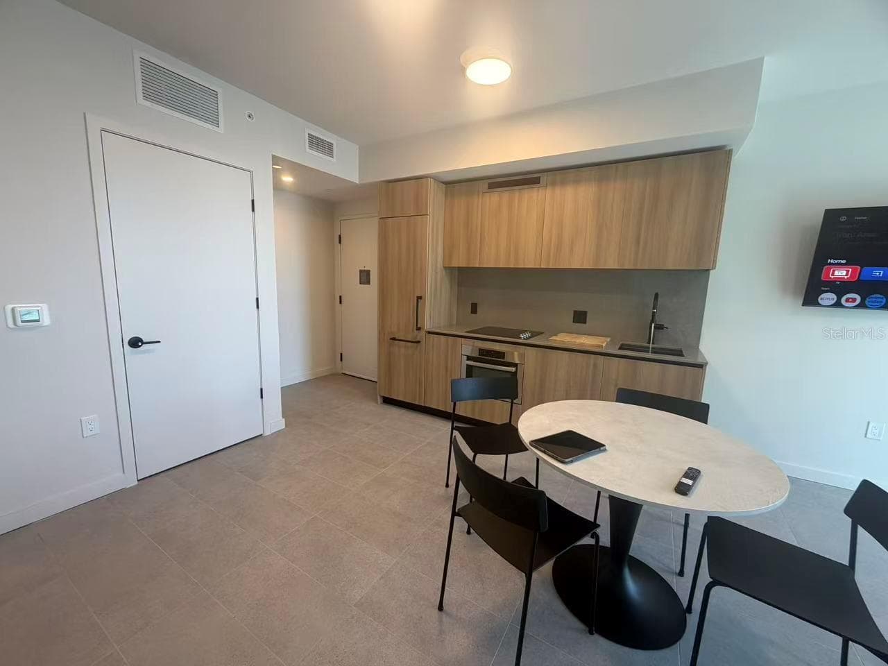 Condominium at 121 NE 5TH ST #1413, MIAMI, photo 6 of 24