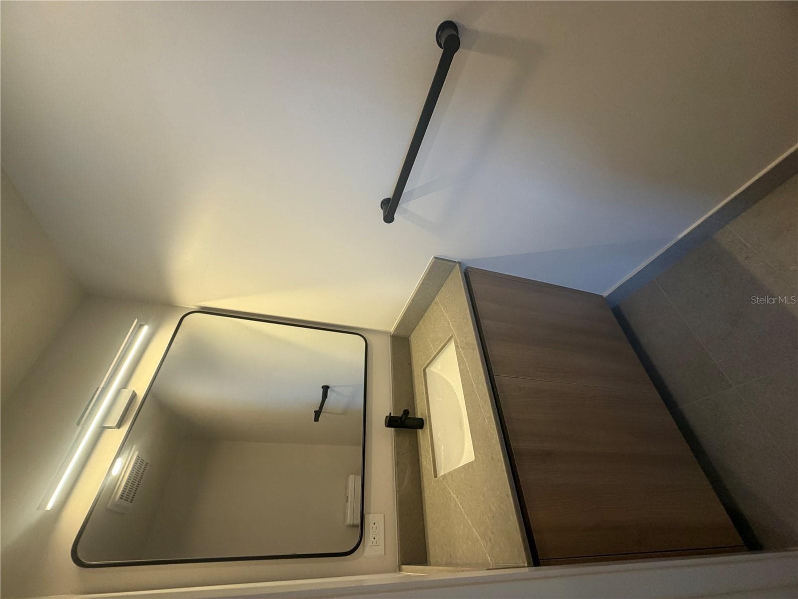 Condominium at 121 NE 5TH ST #1413, MIAMI, photo 17 of 24