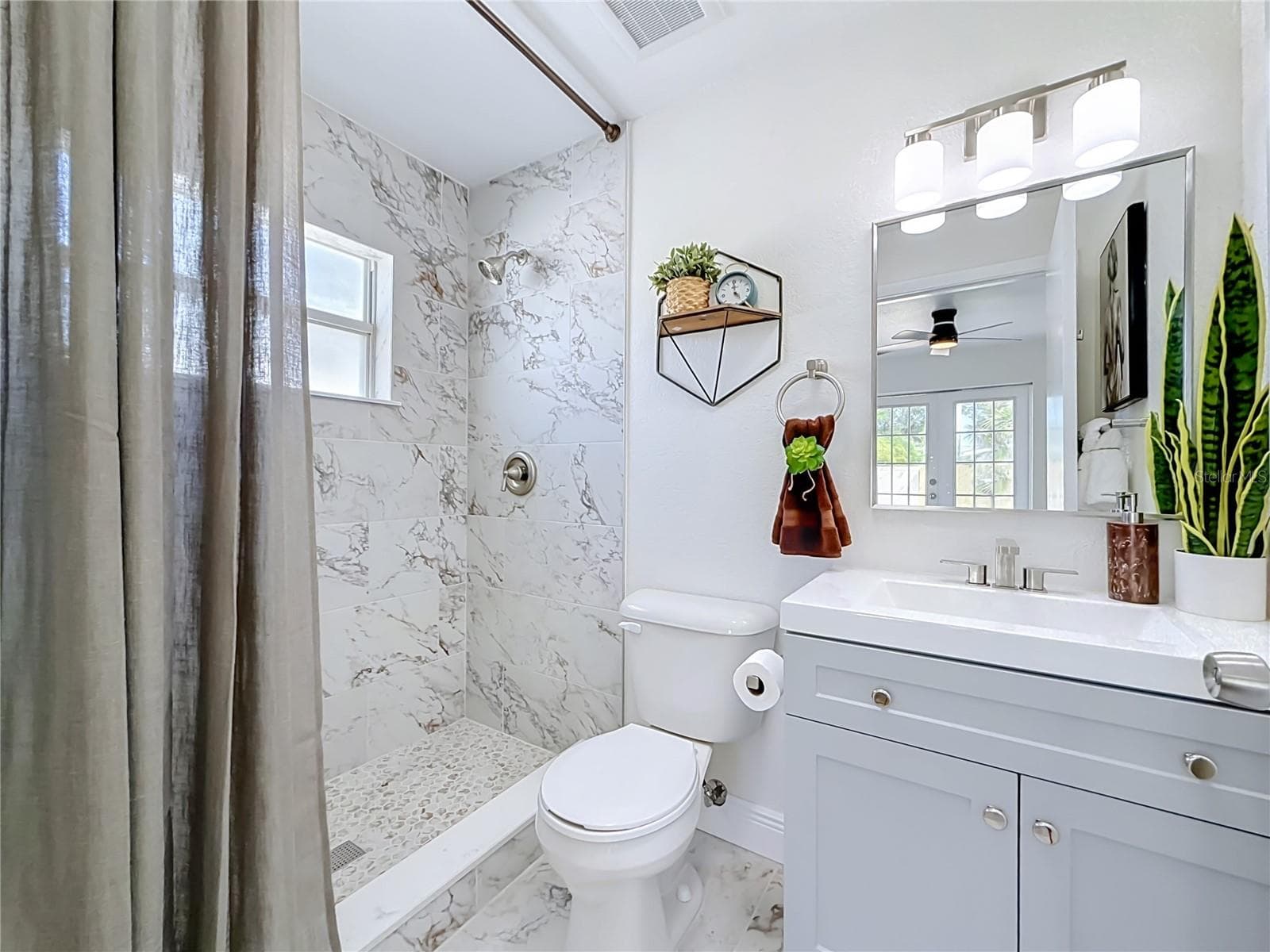 Single Family Residence at 5164 JASMINE CIR, ST PETERSBURG, photo 17 of 29