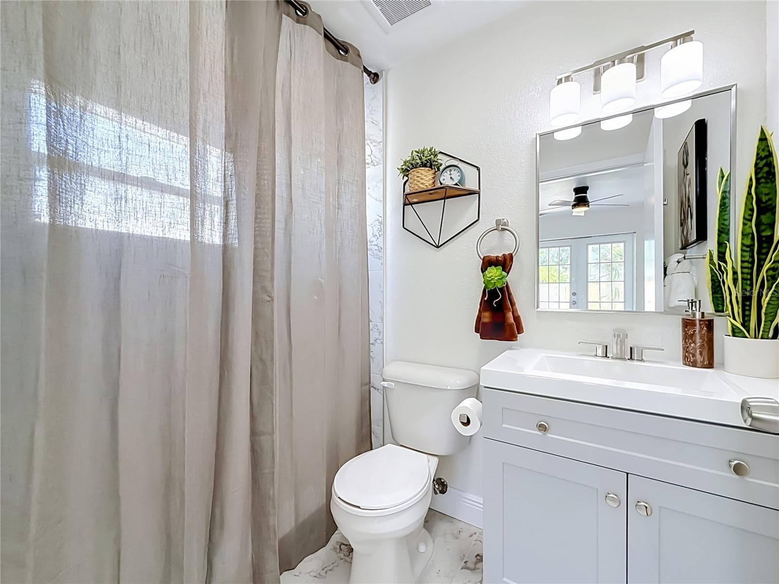 Single Family Residence at 5164 JASMINE CIR, ST PETERSBURG, photo 19 of 29