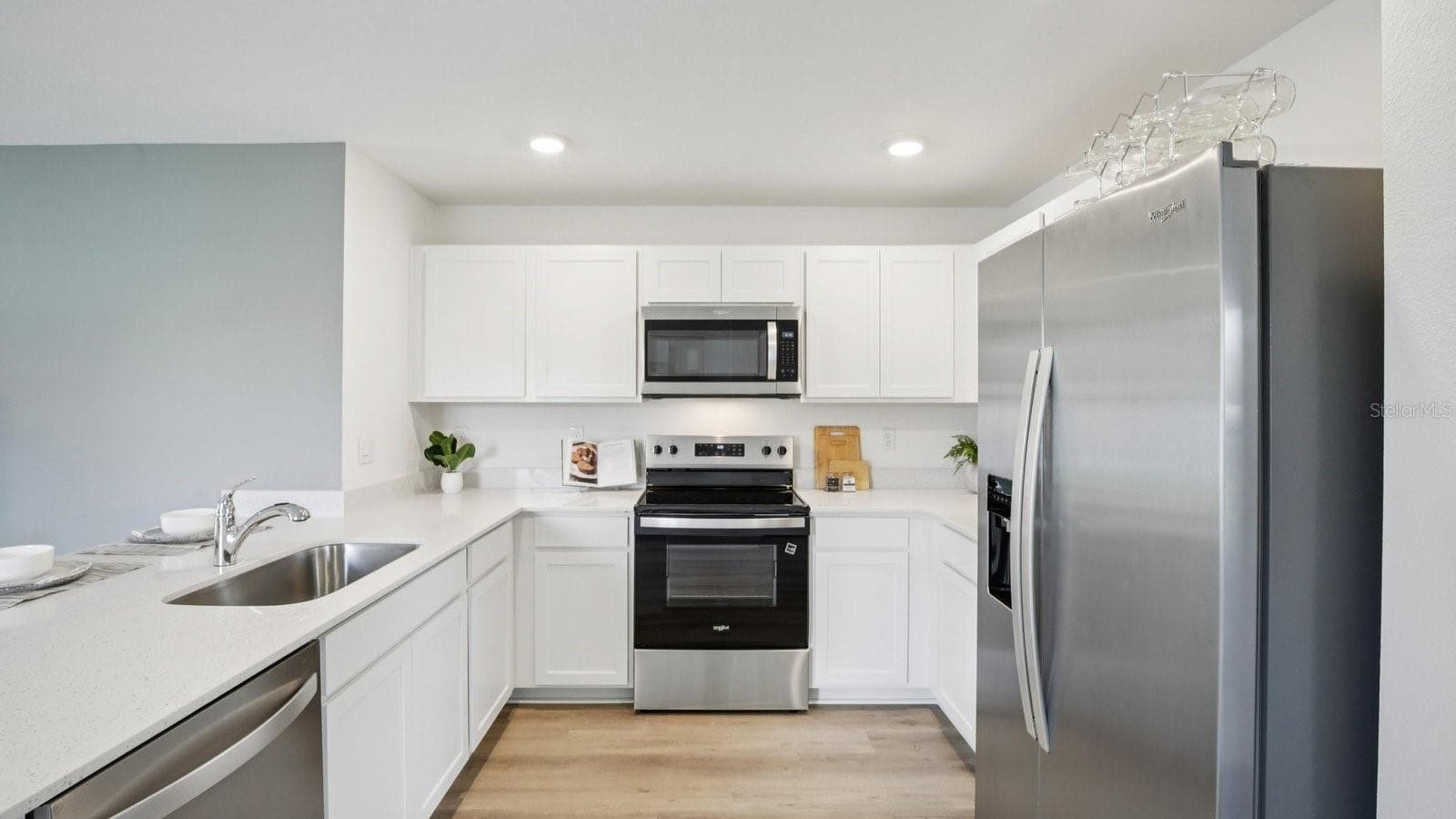 Single Family Residence at 8304 RIVERBEND RISE LN, TAMPA, photo 14 of 32