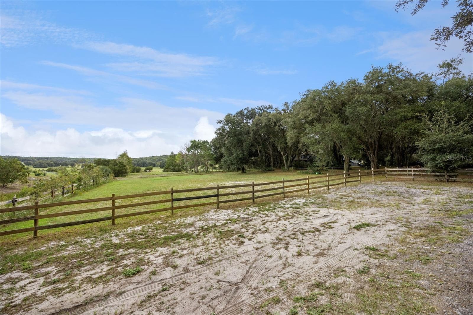 Single Family Residence at 18900 LAKEVIEW DR, CLERMONT, photo 49 of 69