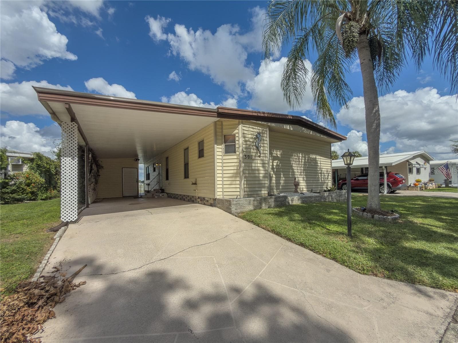Carport - 808 53RD AVE E #301, BRADENTON