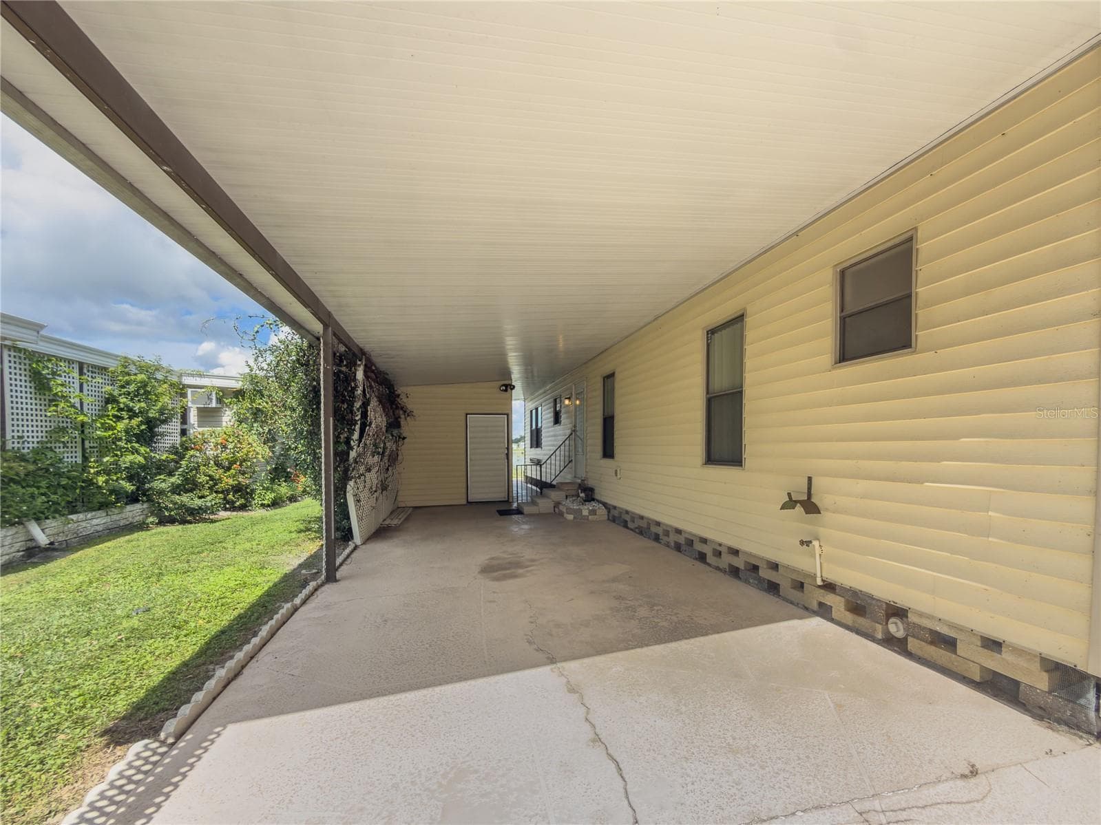 Carport - 808 53RD AVE E #301, BRADENTON
