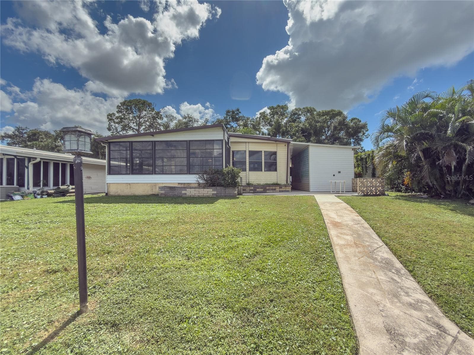Back yard - 808 53RD AVE E #301, BRADENTON