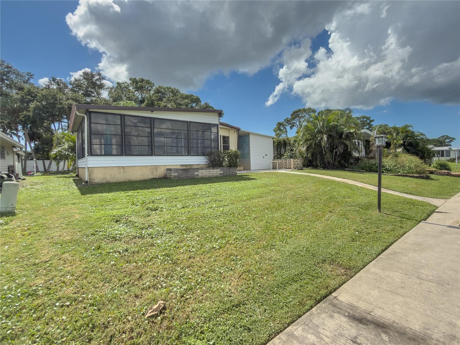 Manufactured Home at 808 53RD AVE E #301, BRADENTON, photo 37 of 85
