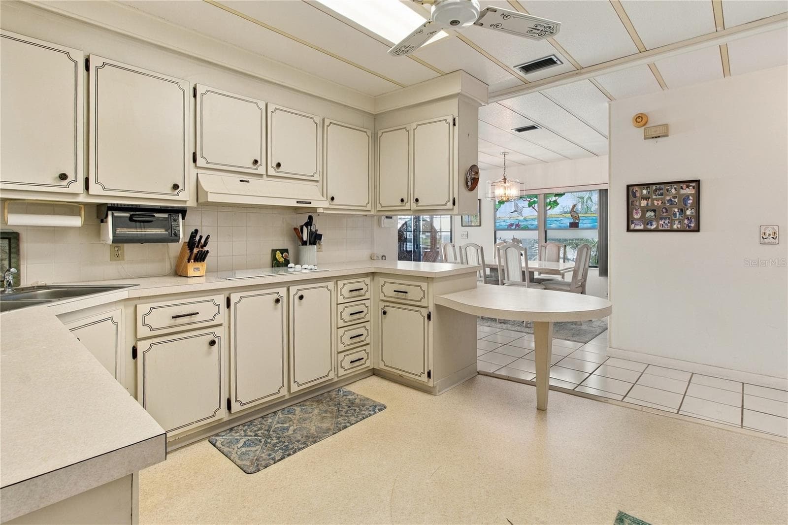 Open Kitchen - 808 53RD AVE E #301, BRADENTON