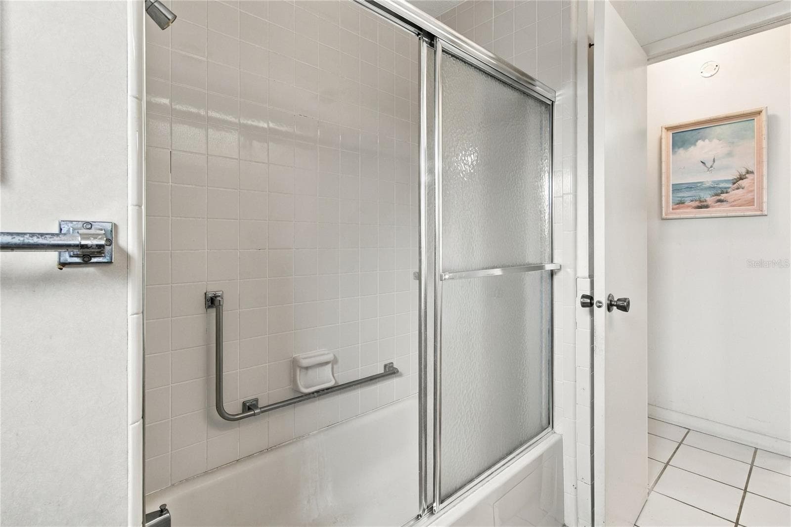 Tub and Shower - 808 53RD AVE E #301, BRADENTON