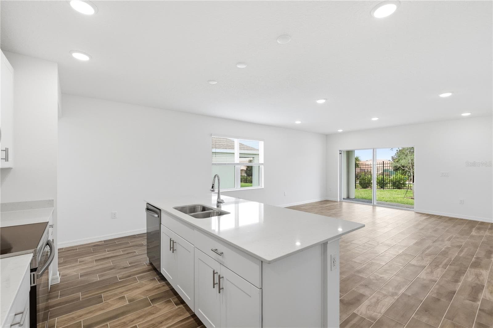 Villa at 2301 LEELA CIR, TAVARES, photo 5 of 17