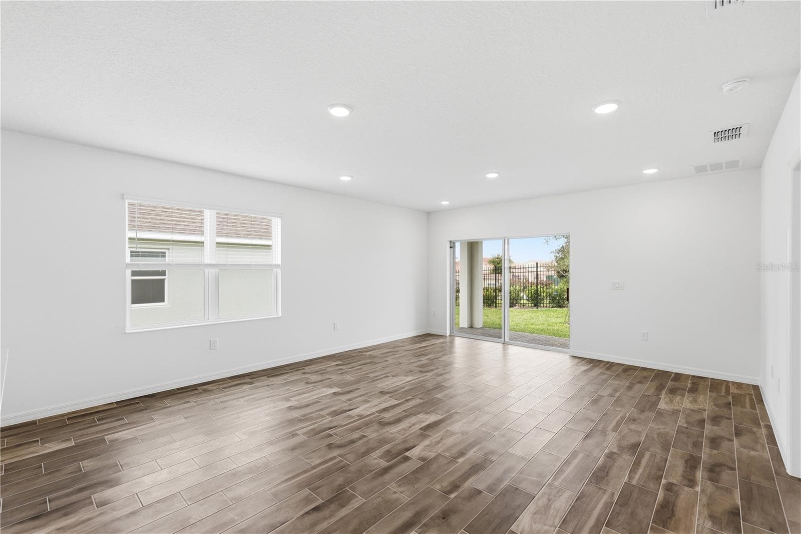 Villa at 2301 LEELA CIR, TAVARES, photo 7 of 17