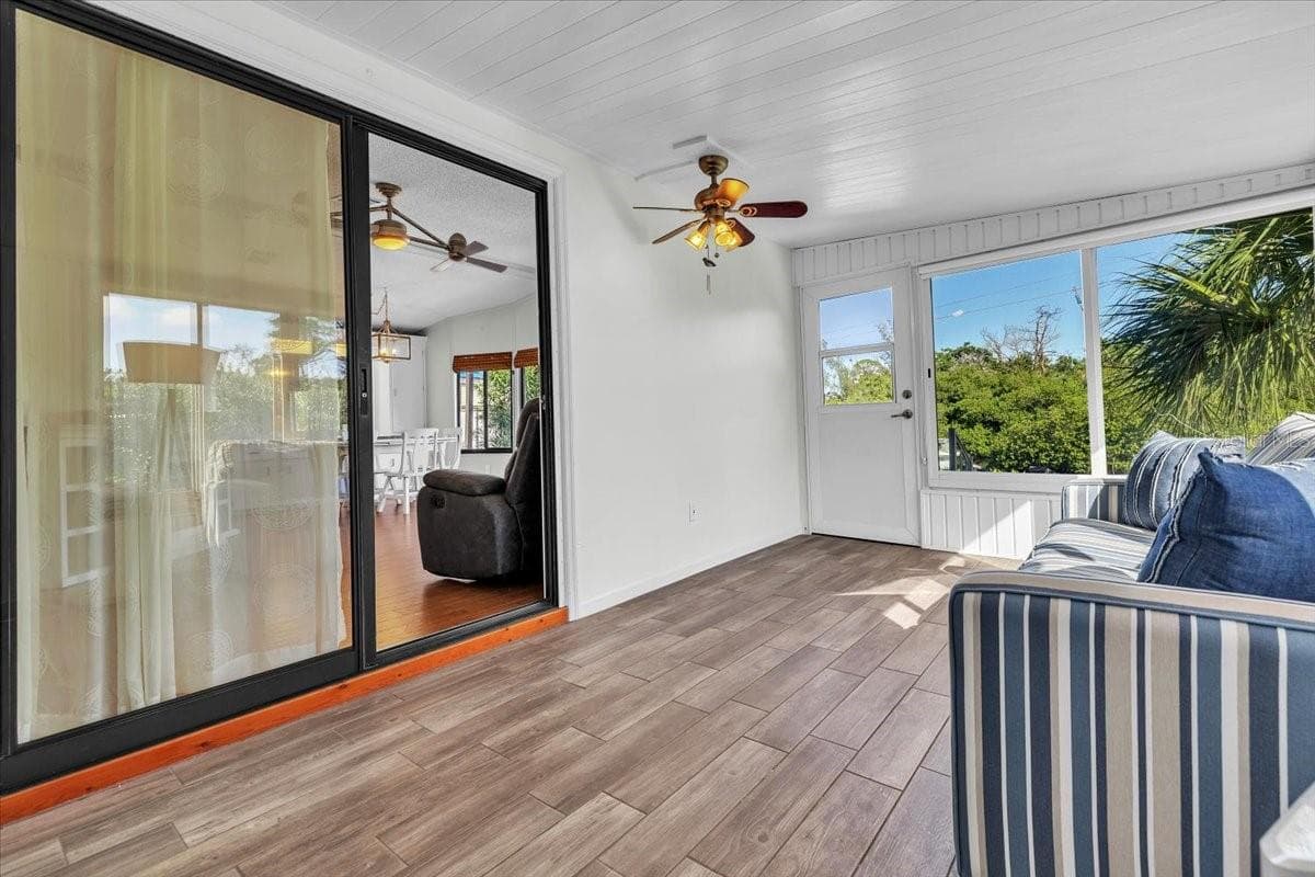 Manufactured Home at 47 N STARBOARD DR, VENICE, photo 5 of 57