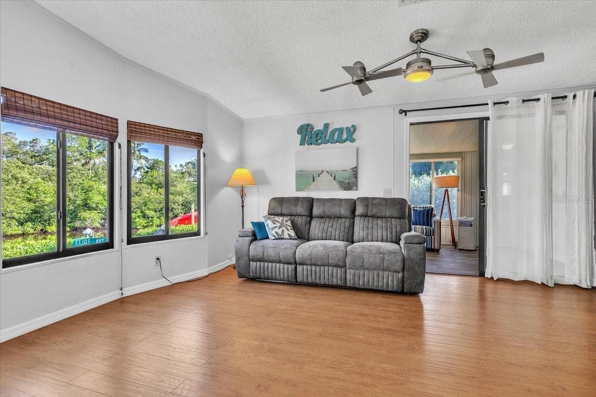 Manufactured Home at 47 N STARBOARD DR, VENICE, photo 10 of 57