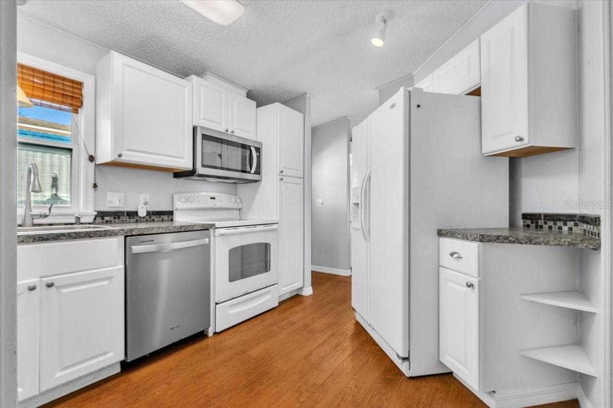 Manufactured Home at 47 N STARBOARD DR, VENICE, photo 17 of 57
