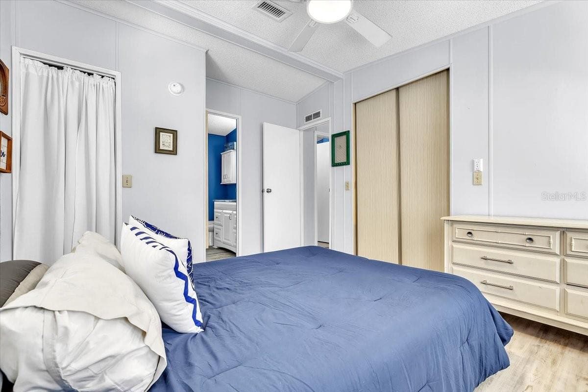 Manufactured Home at 47 N STARBOARD DR, VENICE, photo 22 of 57
