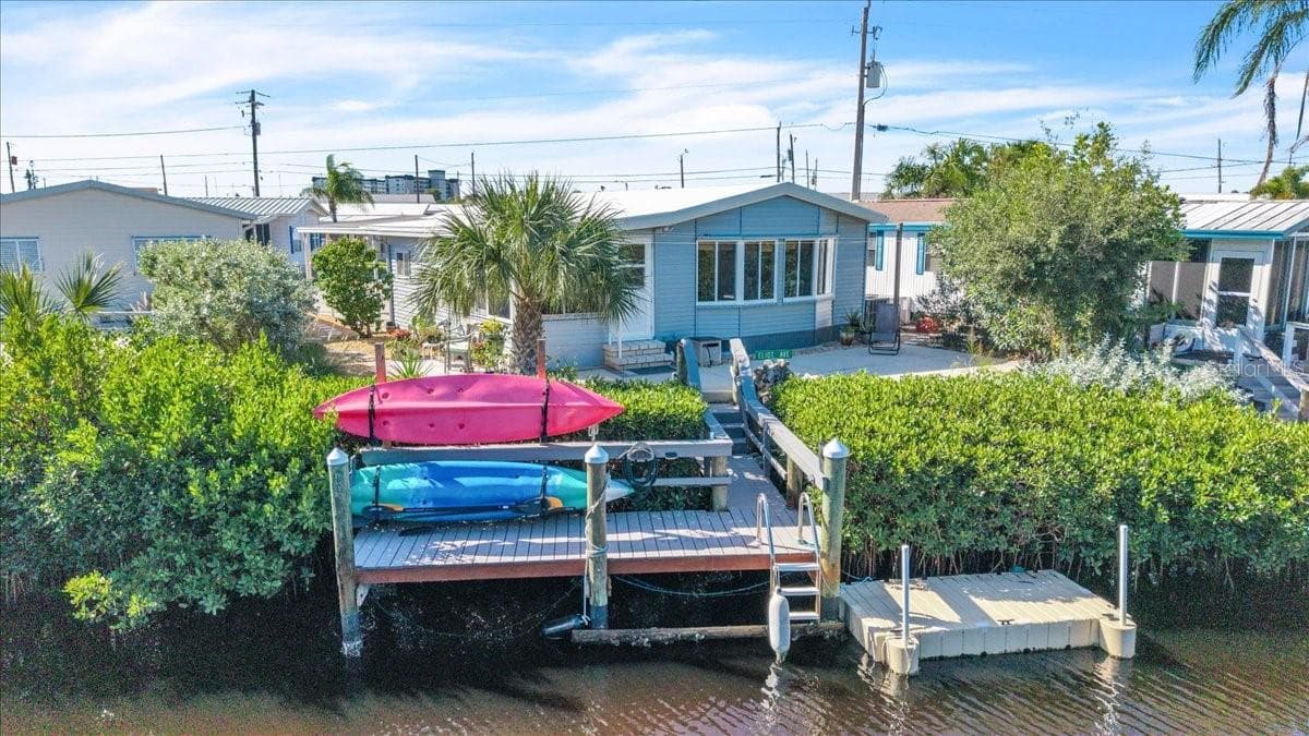 Manufactured Home at 47 N STARBOARD DR, VENICE, photo 44 of 57