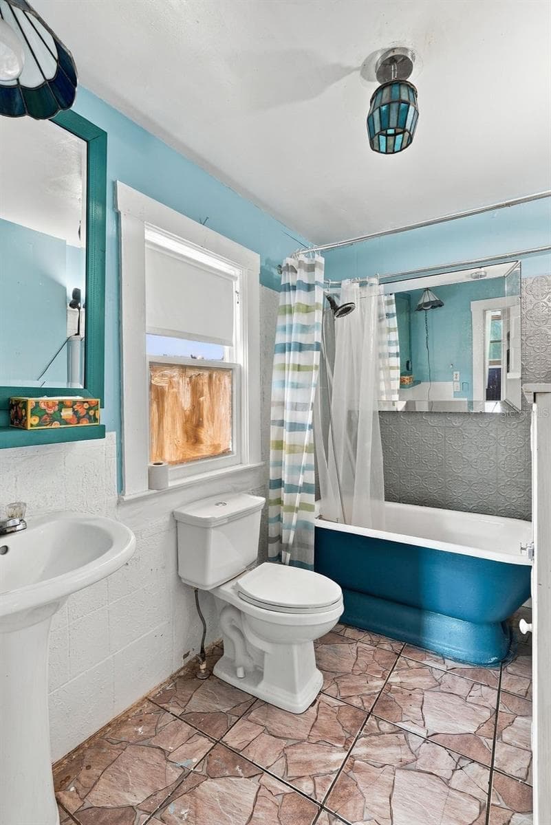 Single Family Residence at 811 E FRIERSON AVE, TAMPA, photo 13 of 27