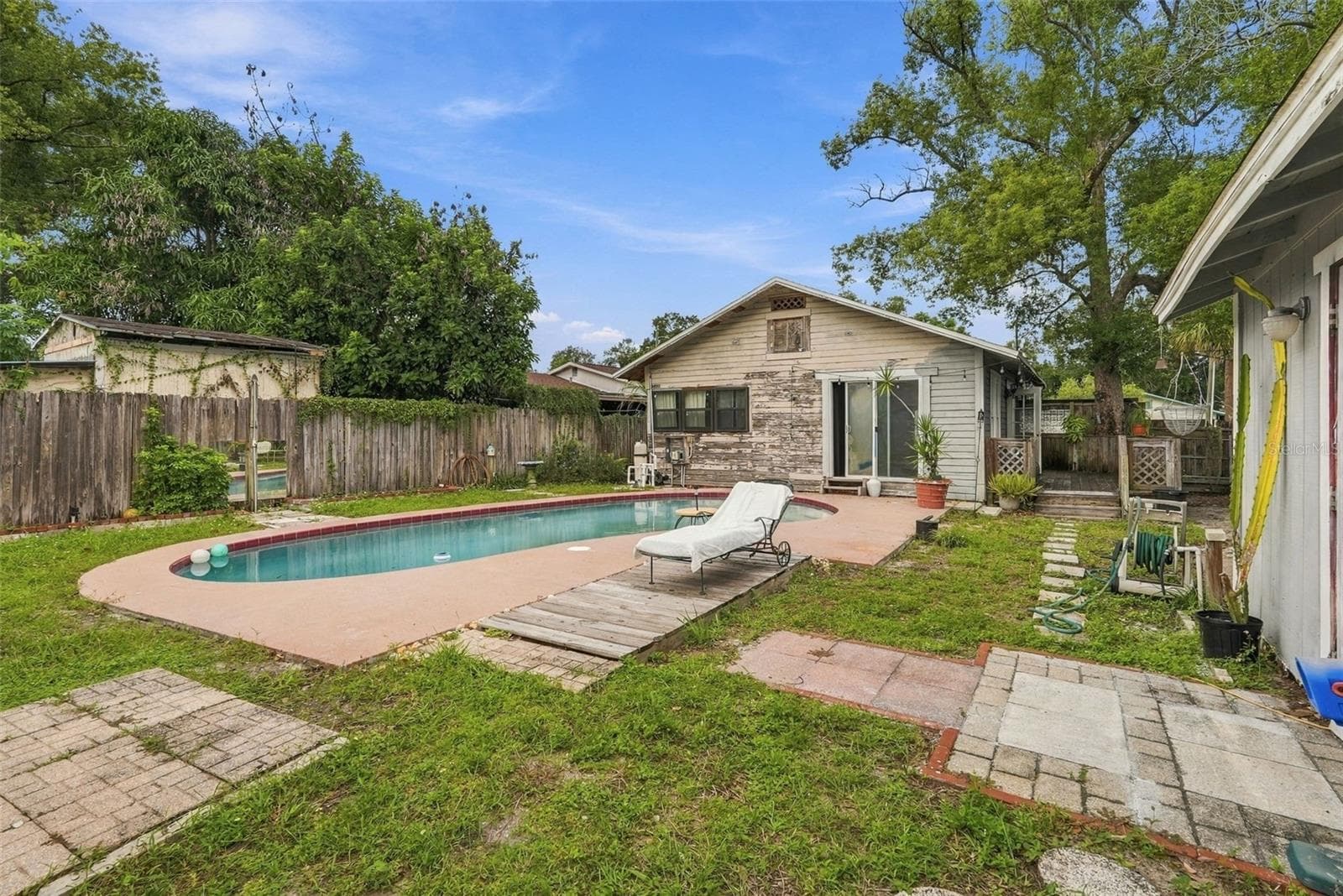 Single Family Residence at 811 E FRIERSON AVE, TAMPA, photo 24 of 27