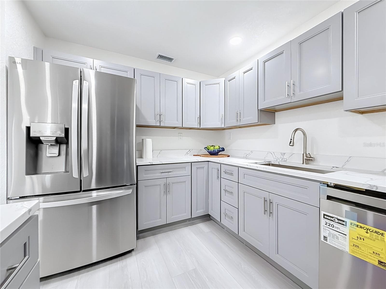 Single Family Residence at 5164 JASMINE CIR, ST PETERSBURG, photo 14 of 29
