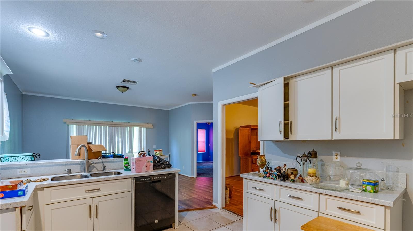 Single Family Residence at 910 ELDRIDGE ST, CLEARWATER, photo 6 of 25