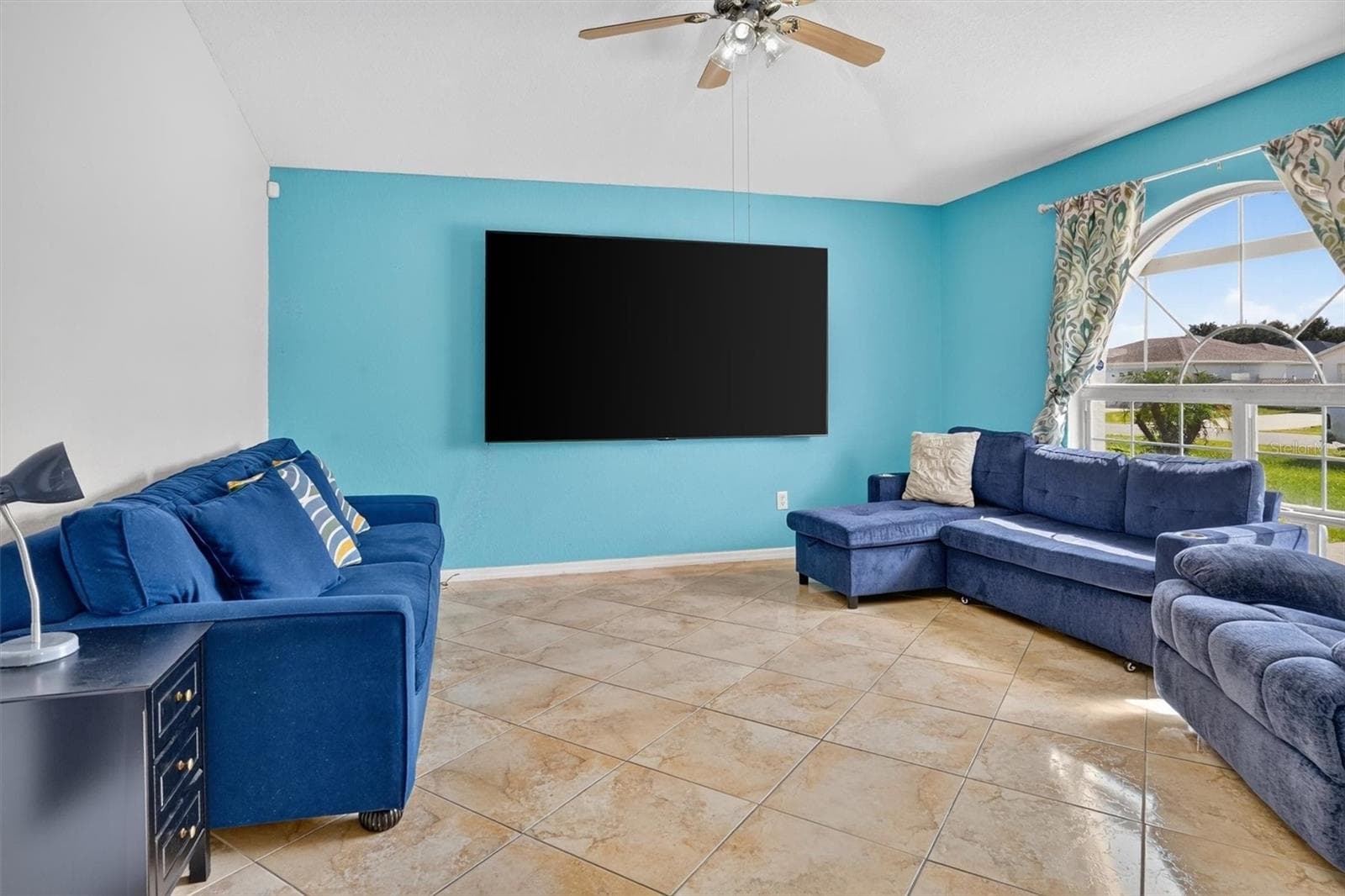 Single Family Residence at 11 YORK CT, KISSIMMEE, photo 3 of 30
