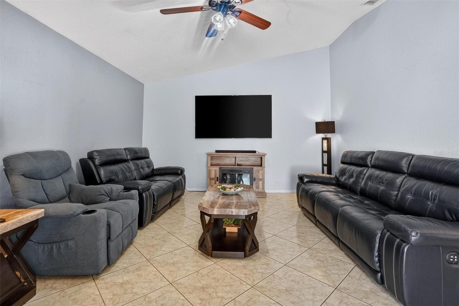 Single Family Residence at 11 YORK CT, KISSIMMEE, photo 18 of 30