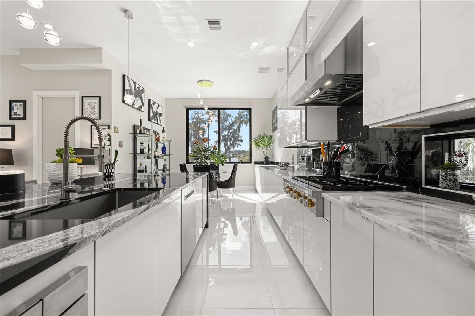 Wolf appliances - 12620 S LAKE SAWYER LN, WINDERMERE