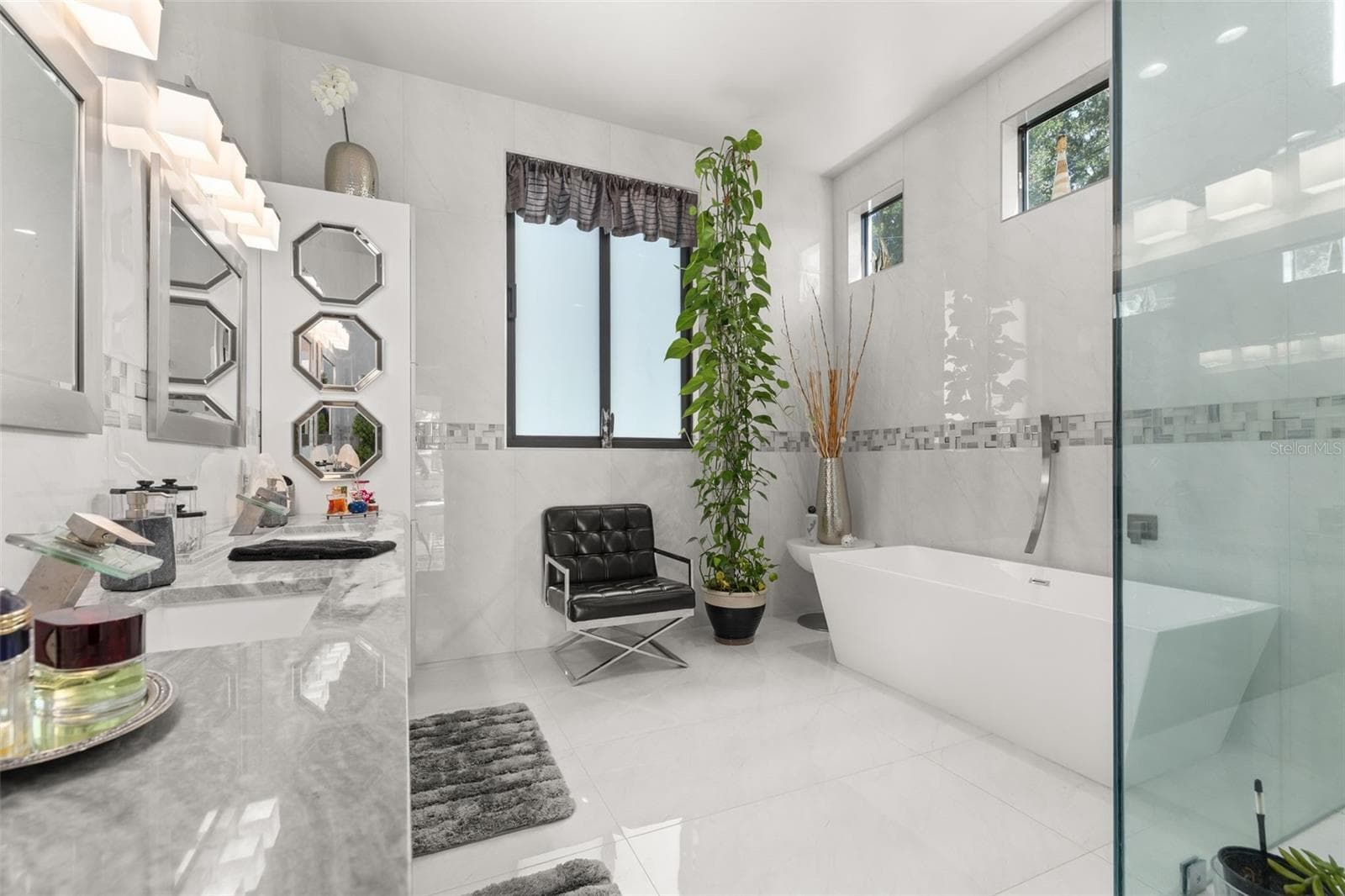 Primary bathroom - 12620 S LAKE SAWYER LN, WINDERMERE