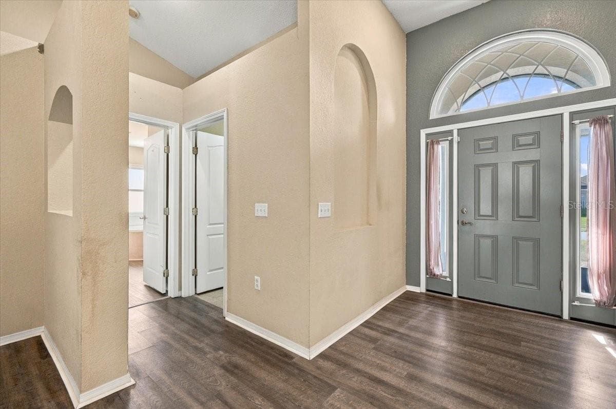 Single Family Residence at 593 TERRANOVA CIR, WINTER HAVEN, photo 5 of 70