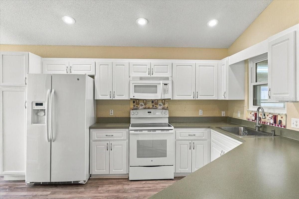 Single Family Residence at 593 TERRANOVA CIR, WINTER HAVEN, photo 11 of 70