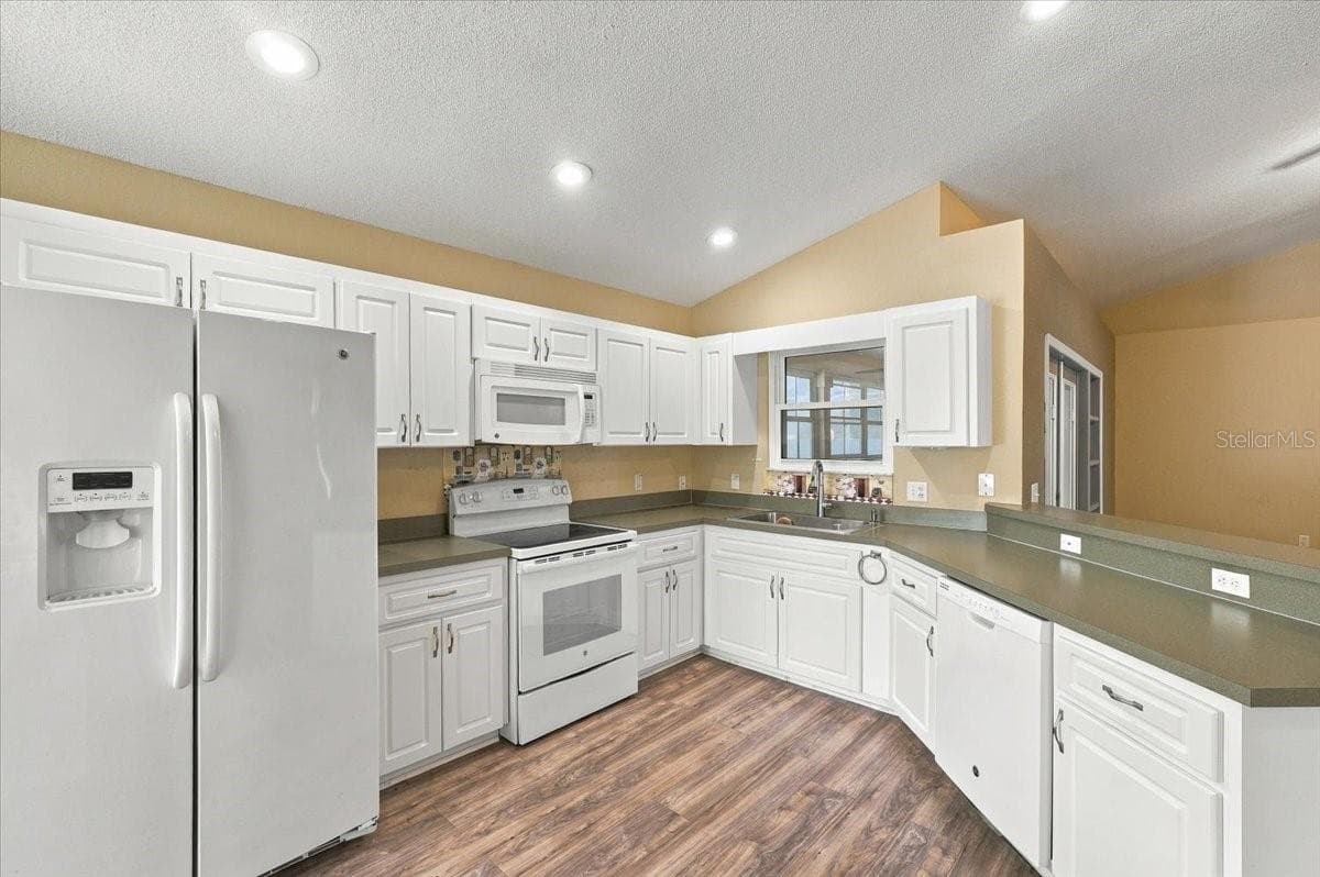Single Family Residence at 593 TERRANOVA CIR, WINTER HAVEN, photo 12 of 70