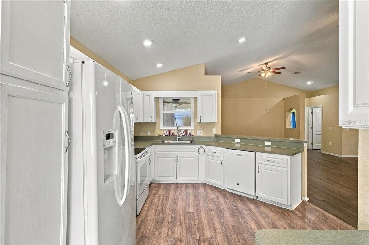 Single Family Residence at 593 TERRANOVA CIR, WINTER HAVEN, photo 13 of 70