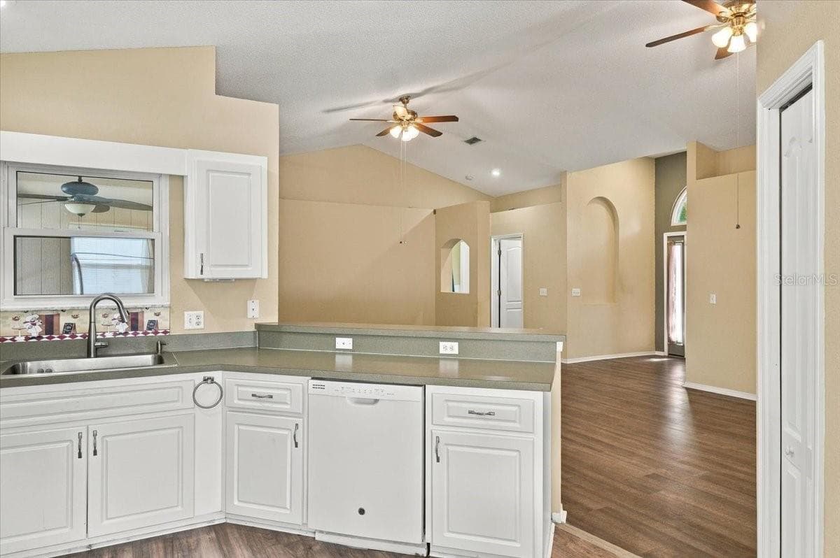 Single Family Residence at 593 TERRANOVA CIR, WINTER HAVEN, photo 14 of 70